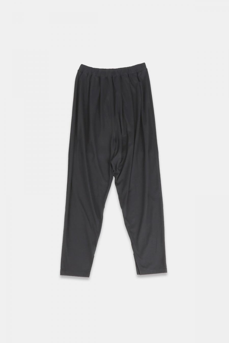 テーパードパンツ　エアーフロージャージ