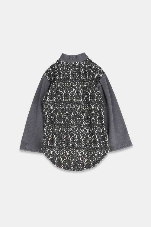 ハイネックプルオーバー　タペスト柄レース切替