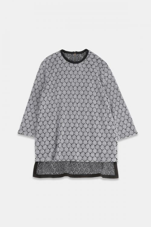 クルーネックプルオーバー　マーガレット柄レース