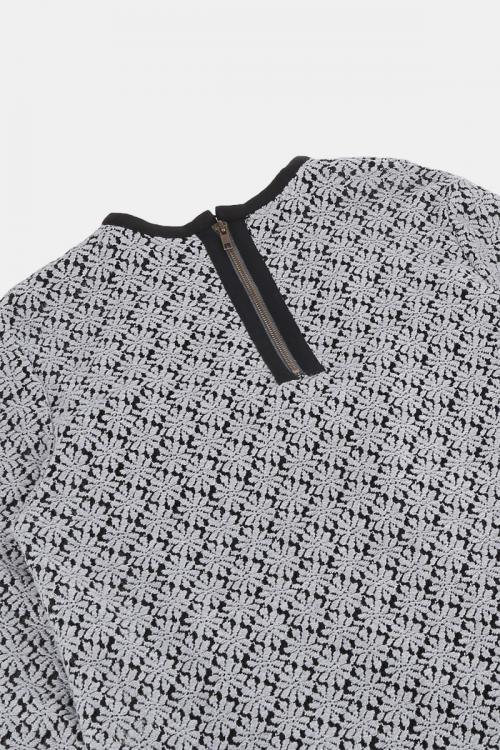 クルーネックプルオーバー　マーガレット柄レース