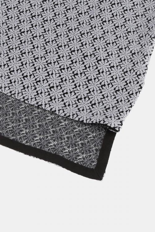 クルーネックプルオーバー　マーガレット柄レース