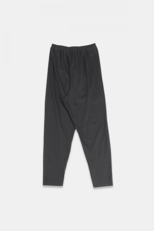 テーパードパンツ　エアーフロージャージ