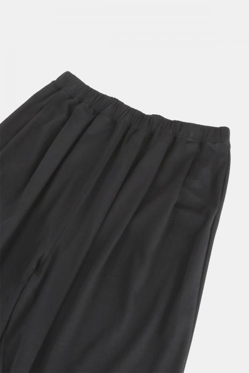 テーパードパンツ　エアーフロージャージ