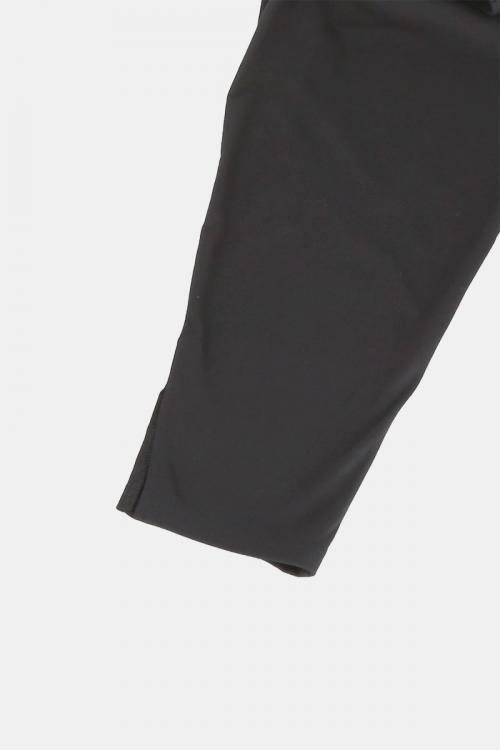 テーパードパンツ　エアーフロージャージ