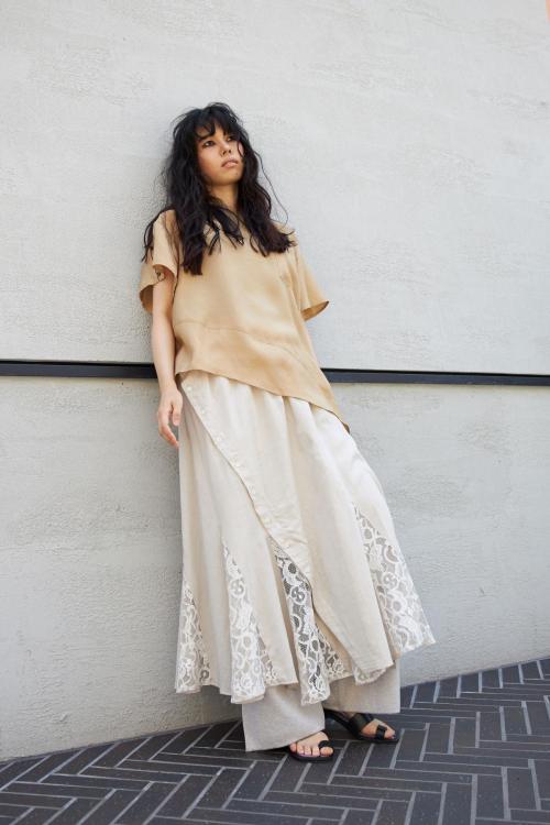 Asymmetric Flared Skirt Lace Switch 