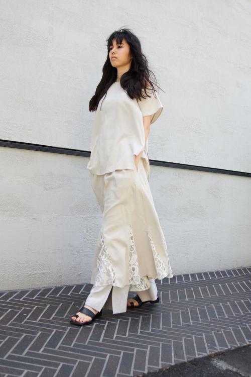 Asymmetric Flared Skirt Lace Switch 