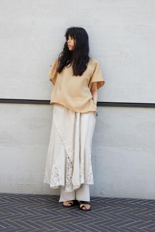 Asymmetric Flared Skirt Lace Switch 